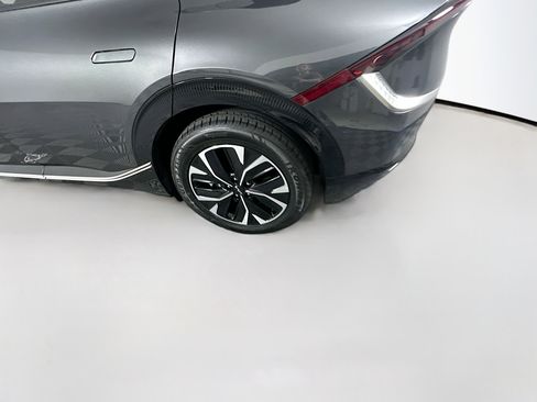 Used 2024 Kia EV6 Wind image 11