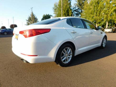 Used 2013 Kia Optima LX w/ Technology Pkg image 2