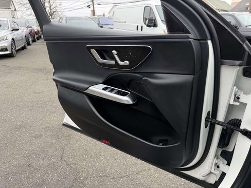 Used 2025 Mercedes-Benz E 350 4MATIC Sedan image 27