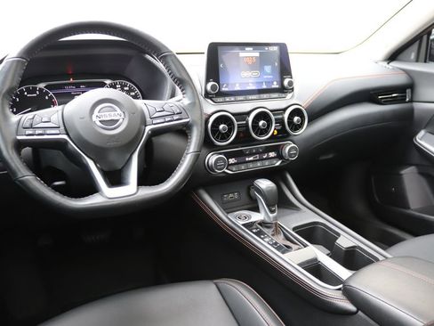 Used 2022 Nissan Sentra SR w/ SR Premium Package image 4