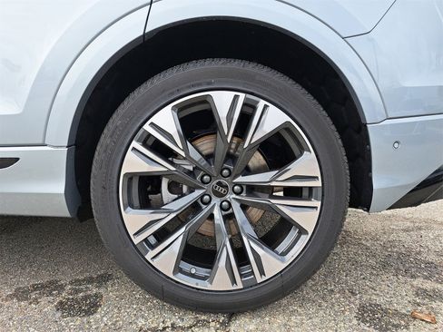New 2026 Audi Q8 Premium Plus image 37