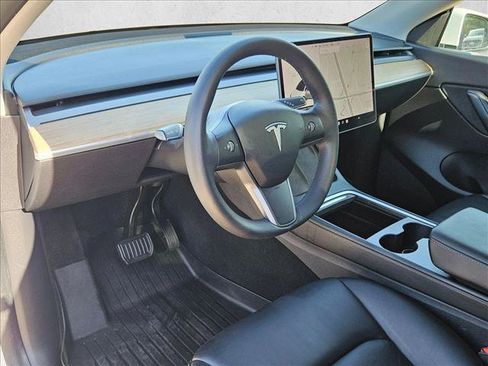 Used 2021 Tesla Model Y Long Range AWD/4WD image 10