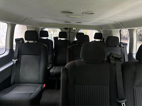 Used 2018 Ford Transit 350 XLT image 33