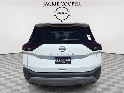 Used 2023 Nissan Rogue S FWD image 6