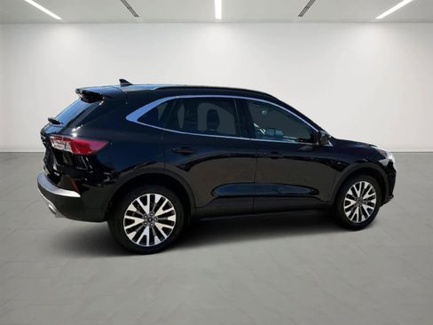 Used 2022 Ford Escape Titanium image 5