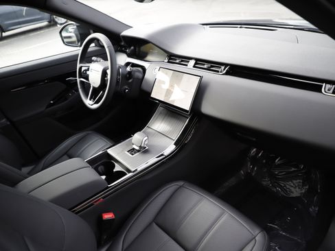 New 2025 Land Rover Range Rover Evoque Dynamic SE image 13