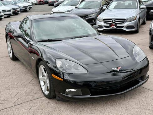 Used 2007 Chevrolet Corvette Coupe w/ Preferred Equipment Group RWD image 6