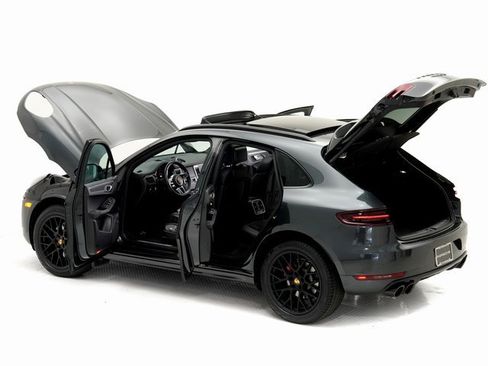 Used 2017 Porsche Macan GTS image 31