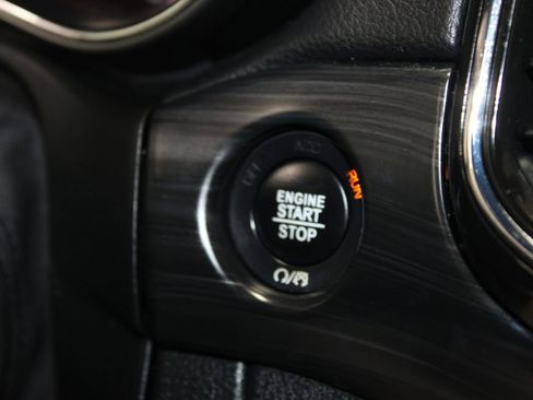 Used 2022 Jeep Grand Cherokee Laredo X image 38