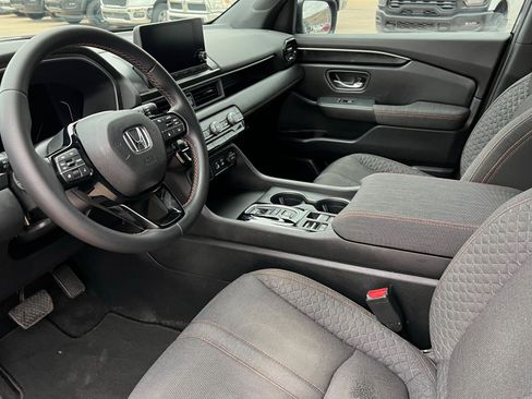 Used 2023 Honda Pilot Sport image 16