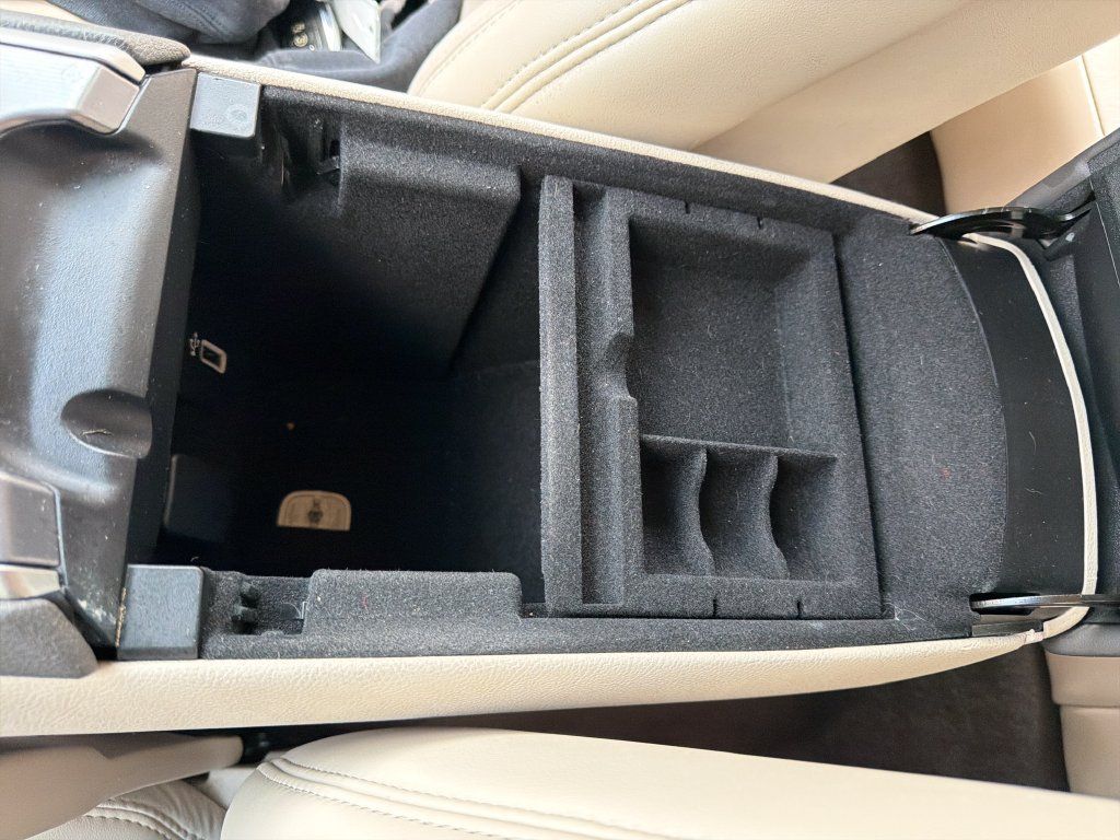 Used 2019 Lincoln MKZ Reserve FWD image 29