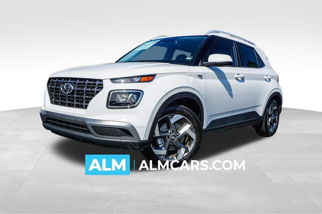 Used 2025 Hyundai Venue SEL FWD image 1