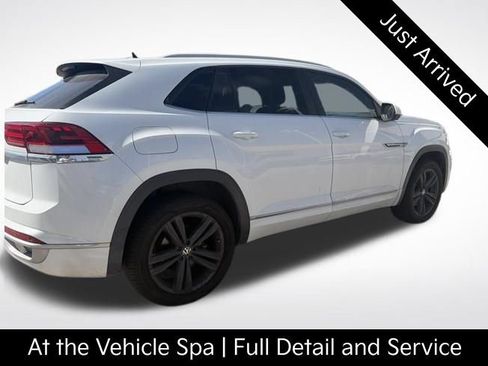 Used 2020 Volkswagen Atlas Cross Sport SE w/ Panoramic Sunroof Package FWD image 5