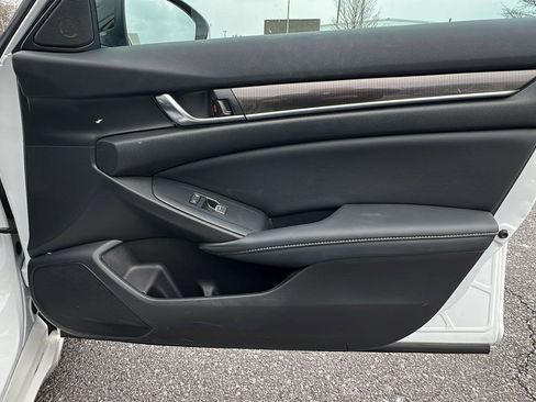 Used 2022 Honda Accord Sport image 12