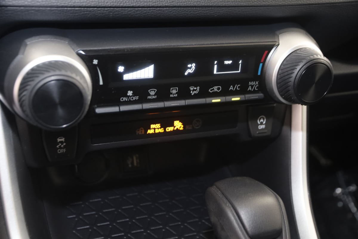 Used 2025 Toyota RAV4 LE AWD/4WD image 23