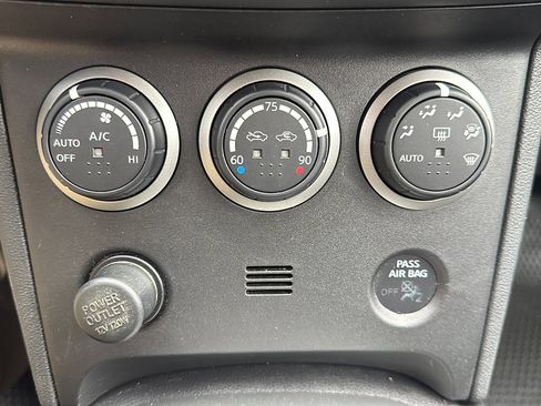 Used 2011 Nissan Rogue SV w/ SL Pkg image 33