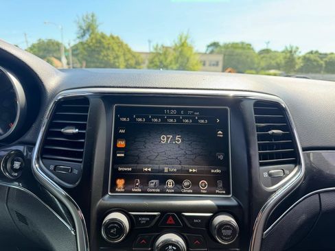 Used 2017 Jeep Grand Cherokee Trailhawk AWD/4WD image 12