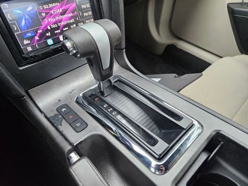 Used 2010 Ford Mustang Convertible image 20