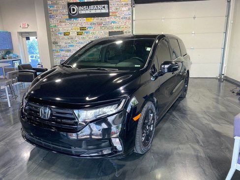Used 2024 Honda Odyssey Sport image 5