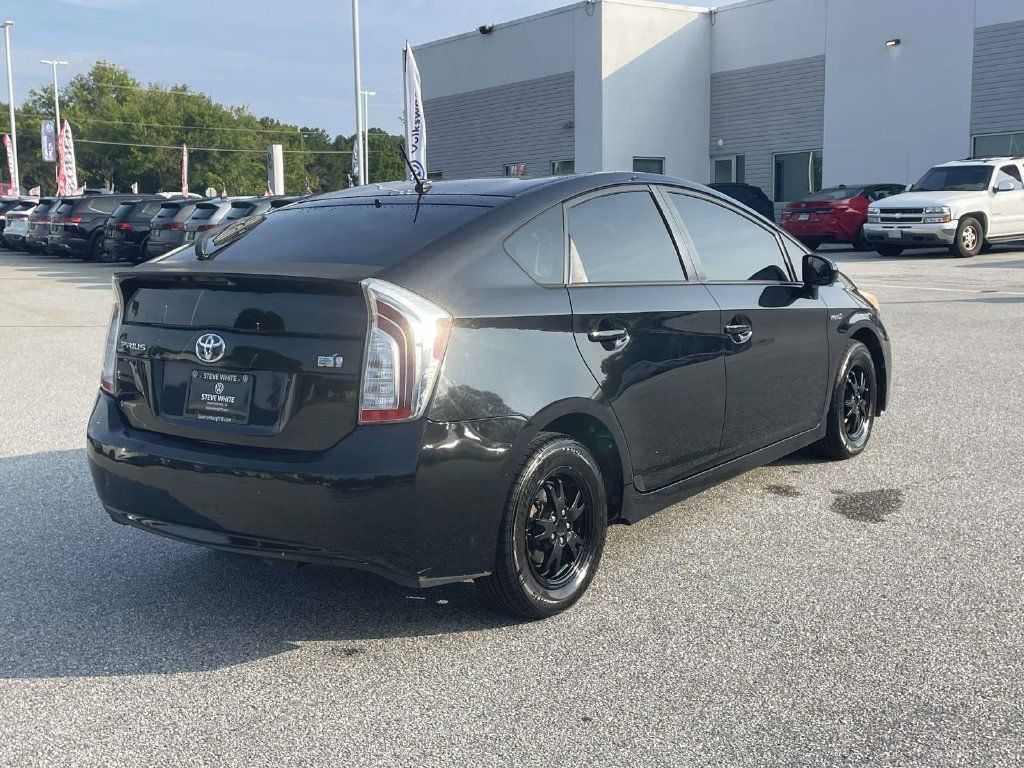 Used 2013 Toyota Prius Two FWD image 4
