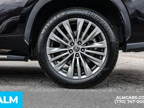 Used 2021 Toyota Highlander Platinum image 18