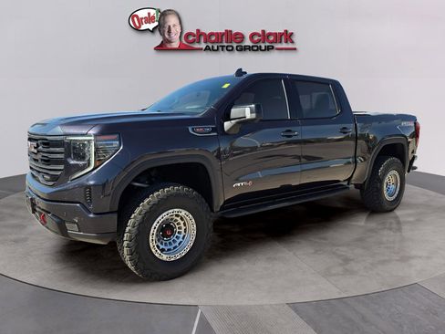 Used 2024 GMC Sierra 1500 AT4 w/ Technology Package AWD/4WD image 1