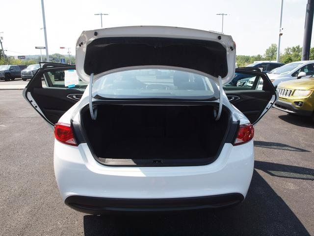 Used 2017 Chrysler 200 LX FWD image 5