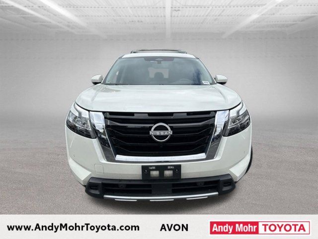 Used 2024 Nissan Pathfinder Platinum w/ Cargo Package AWD/4WD image 3