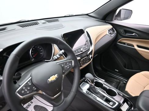 Used 2024 Chevrolet Equinox Premier FWD image 24