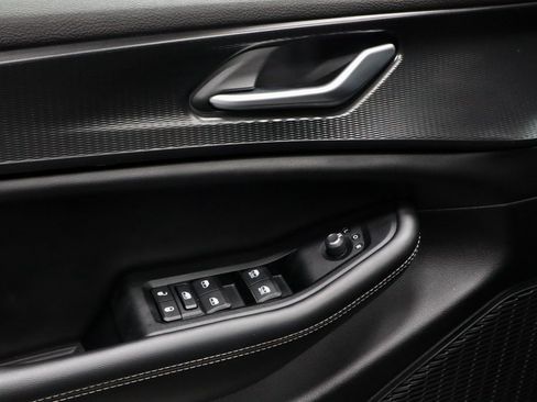 Used 2023 Jeep Grand Cherokee L Laredo image 23