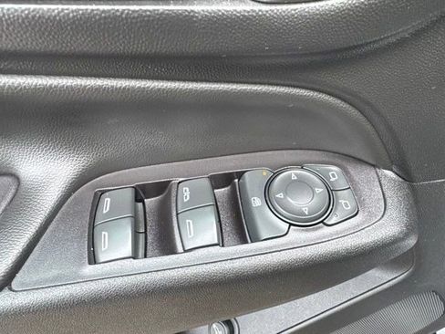 Used 2019 Chevrolet Equinox LT FWD image 11