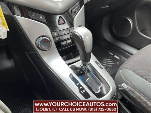 Used 2011 Chevrolet Cruze LT image 18