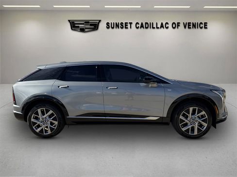 New 2026 Cadillac Optiq Luxury 1 image 2