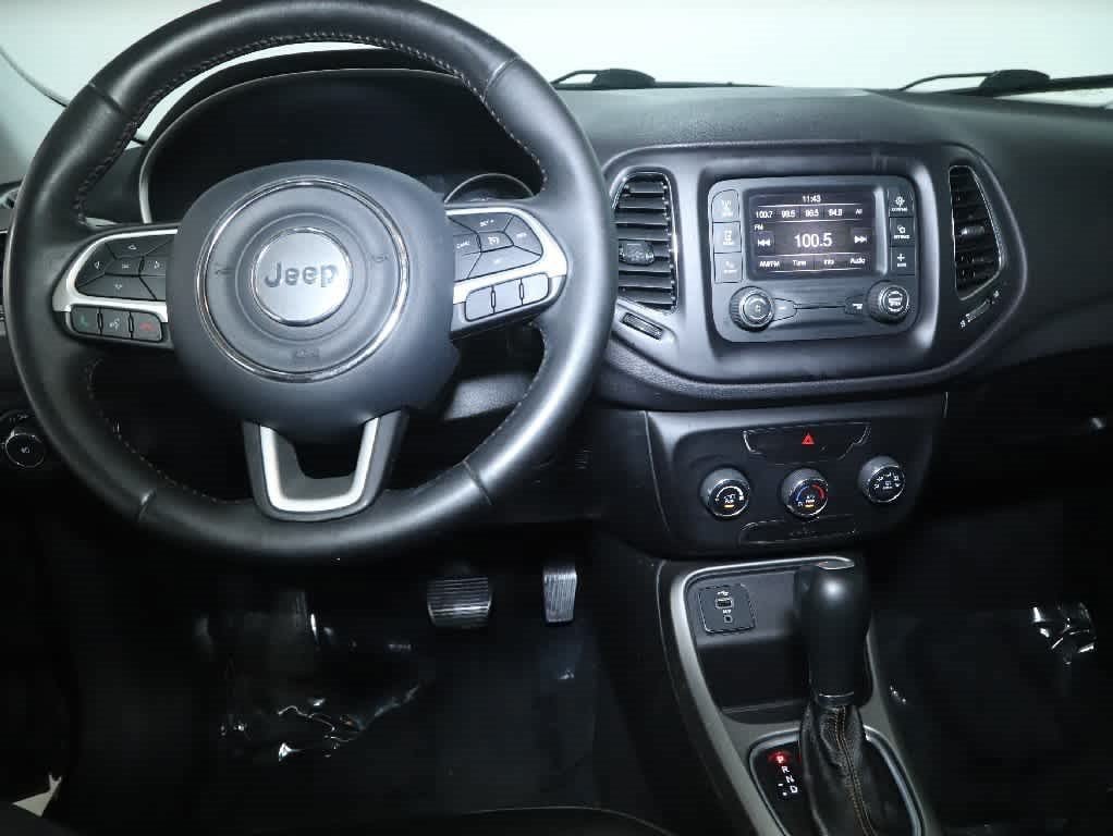 Used 2018 Jeep Compass Latitude FWD image 24