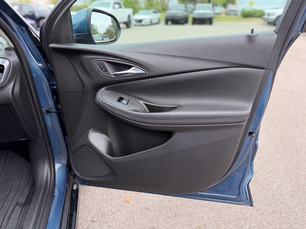 Used 2025 Buick Encore GX Sport Touring FWD image 21