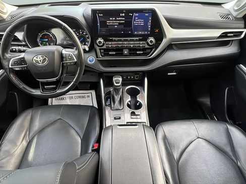 Used 2021 Toyota Highlander Platinum AWD/4WD image 10