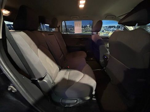 Used 2023 Toyota Highlander LE image 27