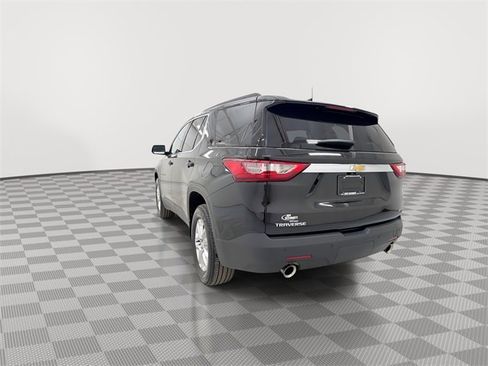 Used 2020 Chevrolet Traverse LT image 9
