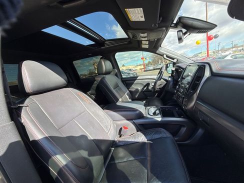 Used 2021 Nissan Titan PRO-4X w/ Pro-4x Convenience Package image 10