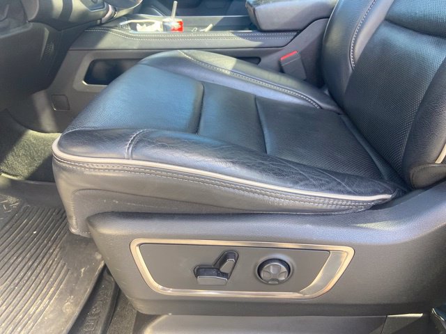 Used 2020 RAM 1500 Limited w/ Black Appearance Package AWD/4WD image 9