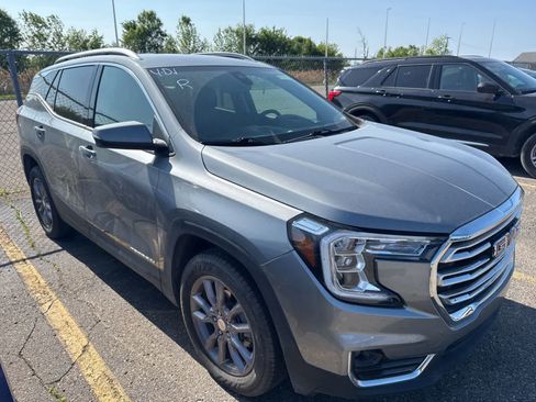 Used 2023 GMC Terrain SLT w/ Infotainment Package II AWD/4WD image 8