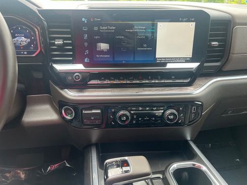 Used 2024 Chevrolet Silverado 1500 LTZ w/ LTZ Convenience Package II AWD/4WD image 31