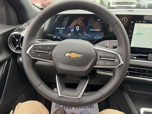 New 2026 Chevrolet Equinox LT w/ LPO, Floor Liner Package FWD image 9