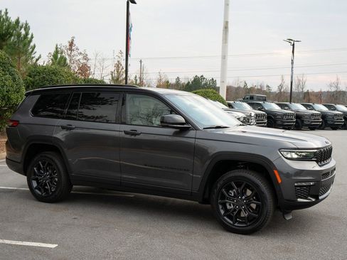 New 2025 Jeep Grand Cherokee L Limited AWD/4WD image 12