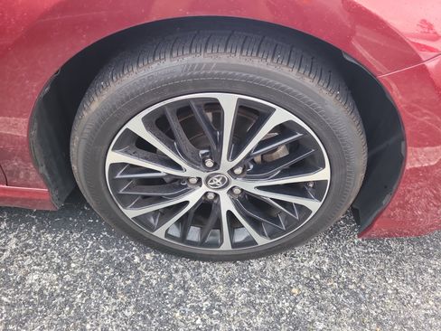 Used 2018 Toyota Camry SE FWD image 9