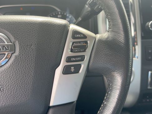 Used 2021 Nissan Titan SV w/ SV Convenience Package image 18
