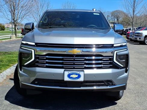 New 2026 Chevrolet Suburban Premier AWD/4WD image 2