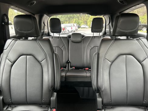 New 2026 Chrysler Pacifica Select image 17