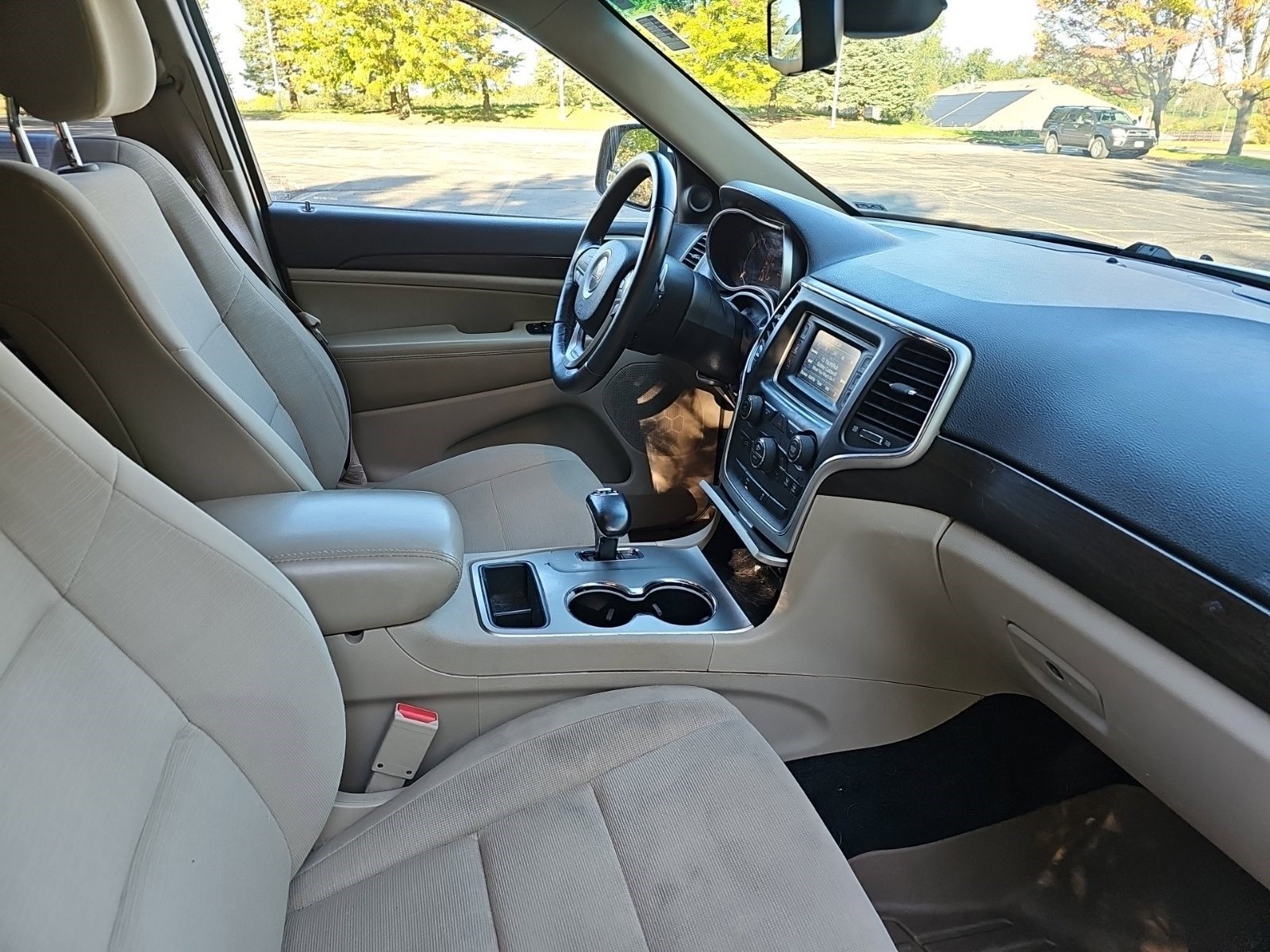 Used 2014 Jeep Grand Cherokee Laredo w/ Quick Order Package 23E AWD/4WD image 10