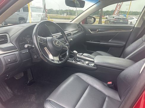 Used 2016 Lexus GS 200t F Sport image 11